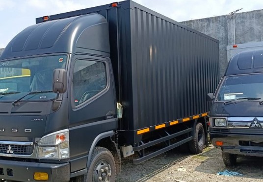 Sewa Truk Surabaya: Tarif Murah 2026, Armada Lengkap, dan Pengiriman Cepat